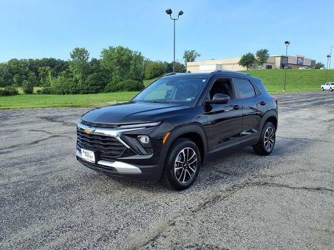 Used 2025 Chevrolet TrailBlazer LT AWD/4WD image 11