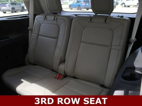 Used 2024 Lincoln Aviator Reserve w/ Equipment Group 201A AWD/4WD image 9