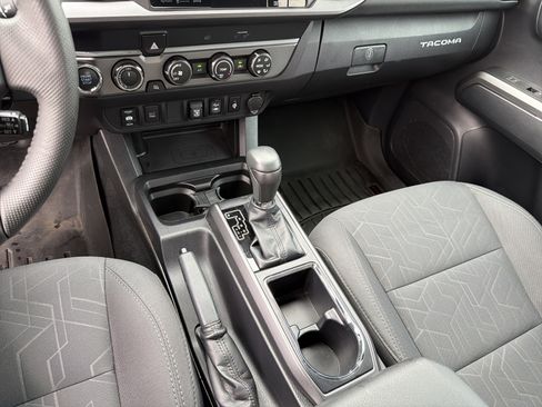 Used 2019 Toyota Tacoma TRD Off-Road image 9