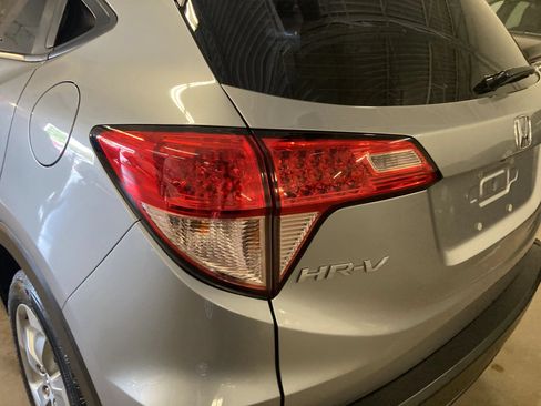 Used 2018 Honda HR-V LX image 21