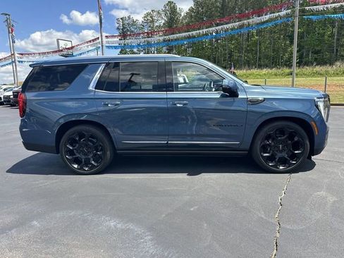Certified 2025 GMC Yukon Denali Ultimate AWD/4WD image 9