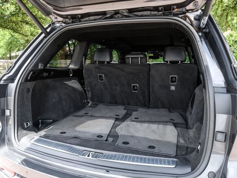 Used 2022 Jeep Grand Cherokee Overland w/ Luxury Tech Group IV RWD image 63