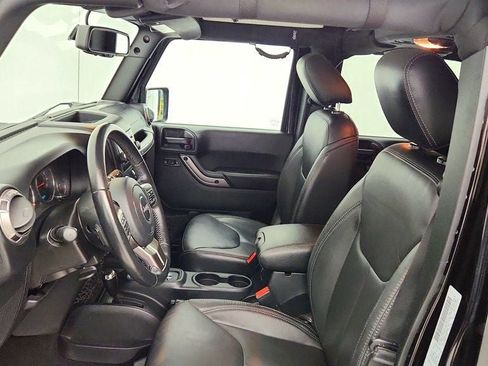 Used 2018 Jeep Wrangler Unlimited Sahara AWD/4WD image 18