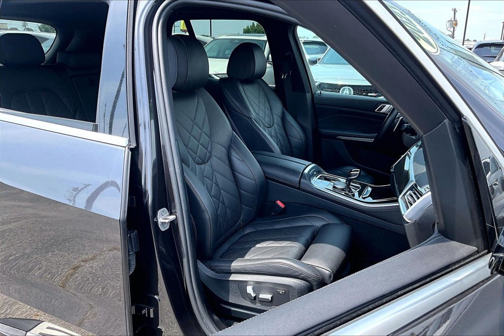 Used 2023 BMW X5 xDrive40i AWD/4WD image 9