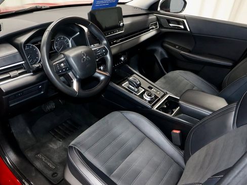 Used 2024 Mitsubishi Outlander SE image 26