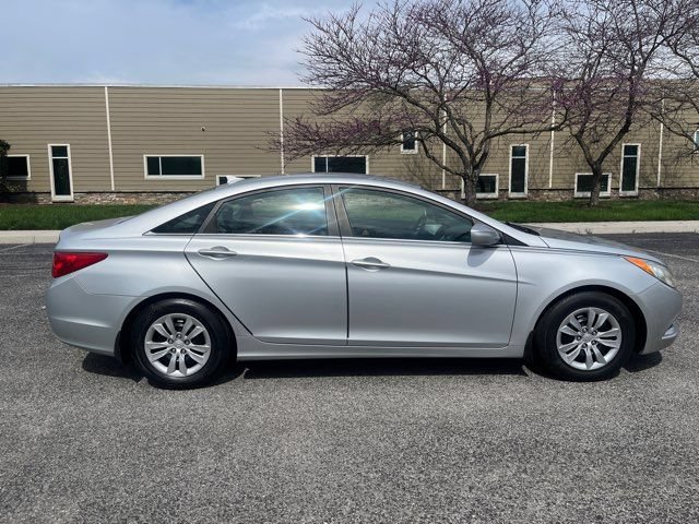 Used 2012 Hyundai Sonata GLS FWD image 2