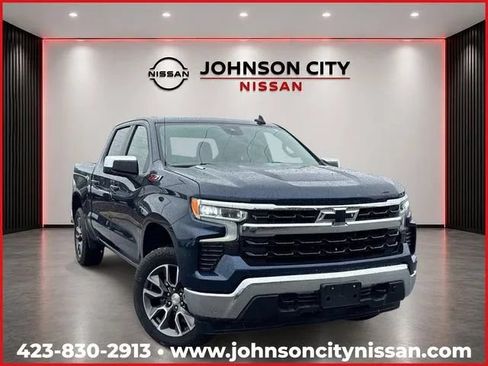 Used 2022 Chevrolet Silverado 1500 LT AWD/4WD image 1