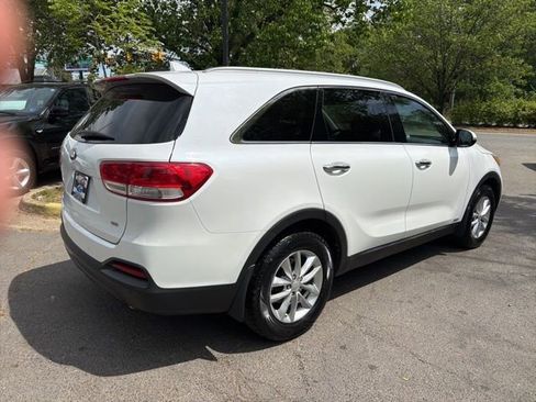 Used 2018 Kia Sorento LX image 6
