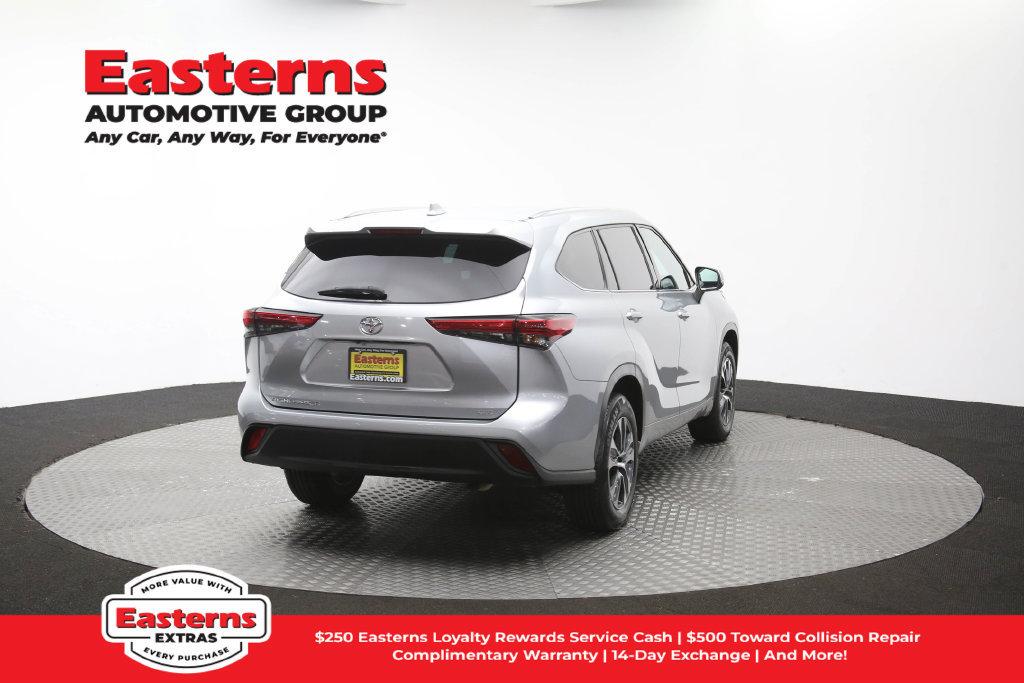 Used 2021 Toyota Highlander XLE FWD image 45