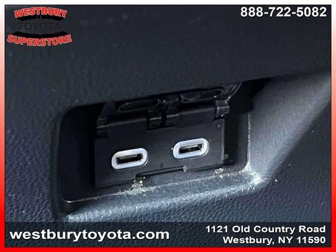 Certified 2024 Toyota Venza XLE AWD/4WD image 17