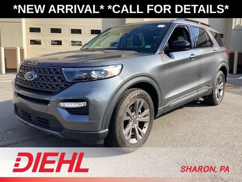 Used 2022 Ford Explorer XLT w/ Equipment Group 202A AWD/4WD image 3