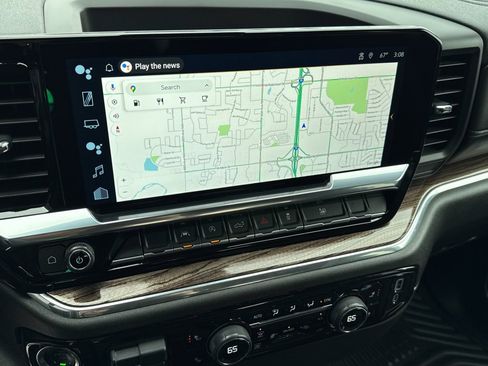 Used 2025 Chevrolet Silverado 1500 LT image 13