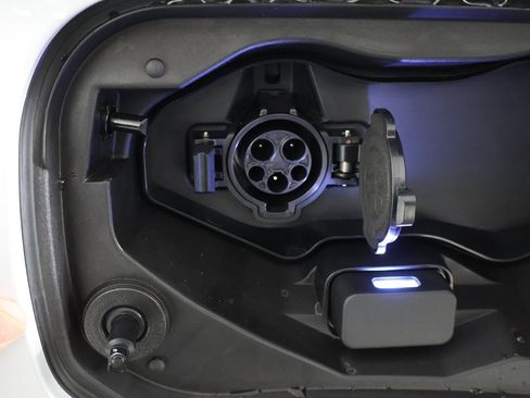 New 2025 Mitsubishi Outlander SE image 22