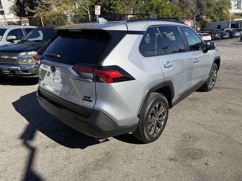 Used 2022 Toyota RAV4 XLE Premium AWD/4WD image 6