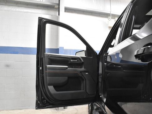 Used 2023 GMC Sierra 1500 AT4 w/ AT4 Premium Package AWD/4WD image 10
