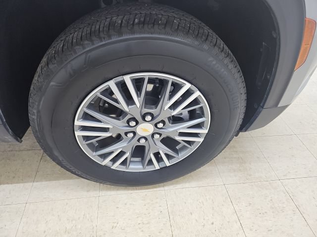 Used 2026 Chevrolet Traverse LT w/ Driver Confidence Package FWD image 9