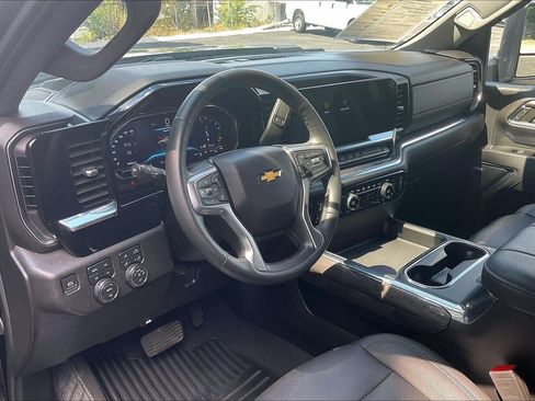 Used 2024 Chevrolet Silverado 3500 LTZ w/ LTZ Convenience Package AWD/4WD image 15