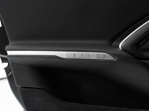 Used 2025 Ferrari Purosangue AWD/4WD image 15