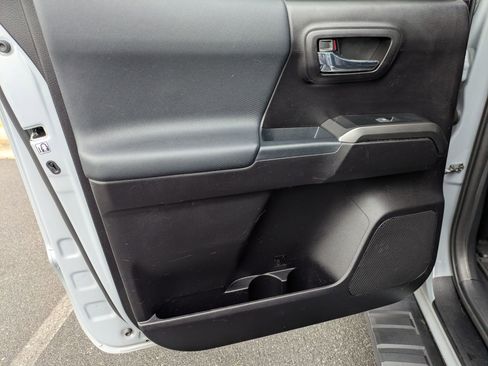 Used 2020 Toyota Tacoma TRD Off-Road image 27