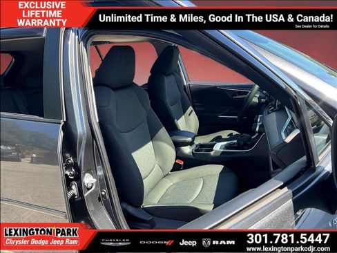 Used 2021 Toyota RAV4 XLE w/ Convenience Package AWD/4WD image 28