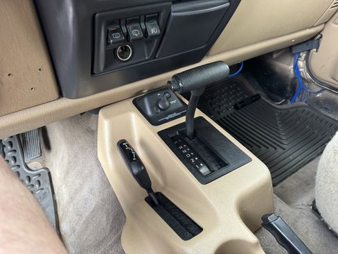 Used 1999 Jeep Wrangler Sport image 19