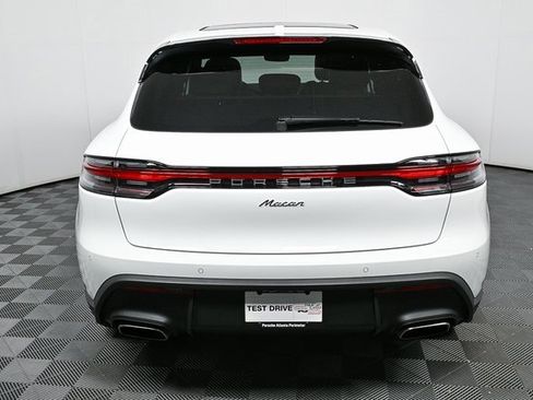 Certified 2025 Porsche Macan AWD image 28