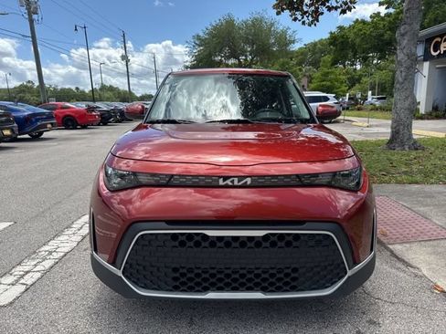 Used 2025 Kia Soul LX w/ LX Technology Package FWD image 3