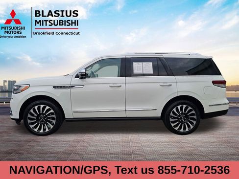 Used 2022 Lincoln Navigator Black Label image 5