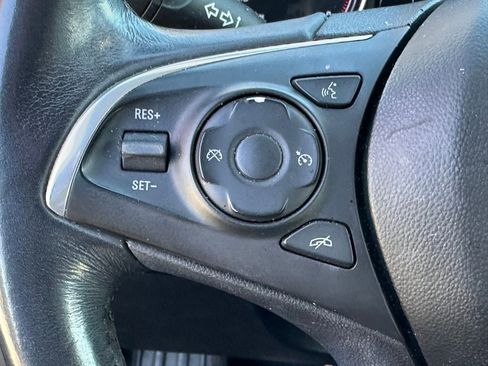 Used 2018 Buick Enclave Essence image 29