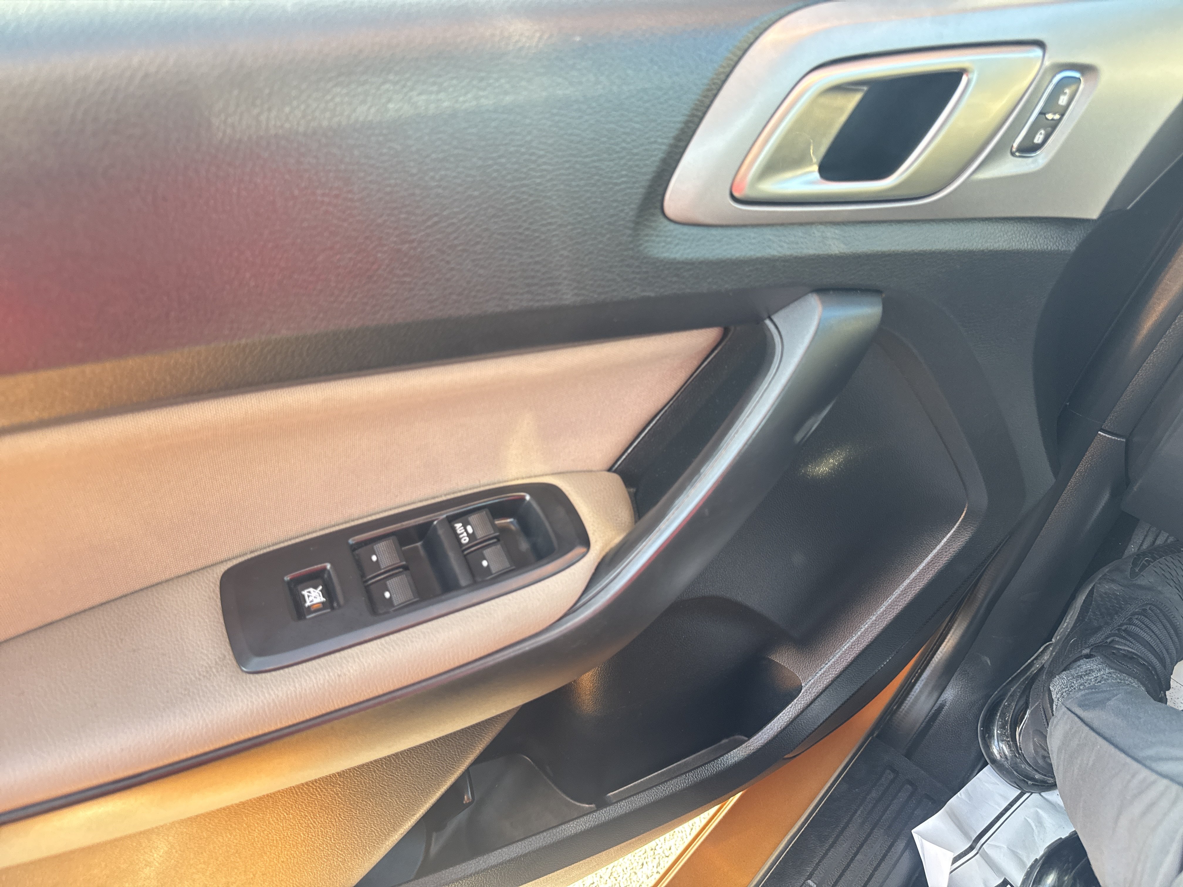 Used 2019 Ford Ranger XLT w/ Equipment Group 302A Luxury AWD/4WD image 16