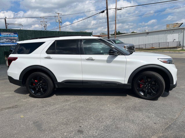 Used 2023 Ford Explorer ST w/ Equipment Group 401A AWD/4WD image 2