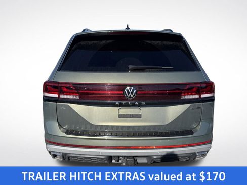 Certified 2025 Volkswagen Atlas Peak Edition SE image 4