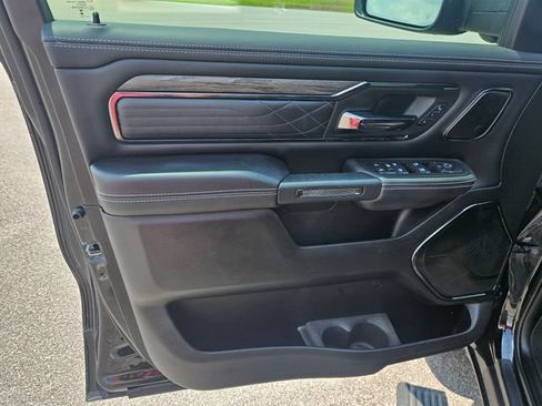 Used 2025 RAM 1500 Limited AWD/4WD image 10