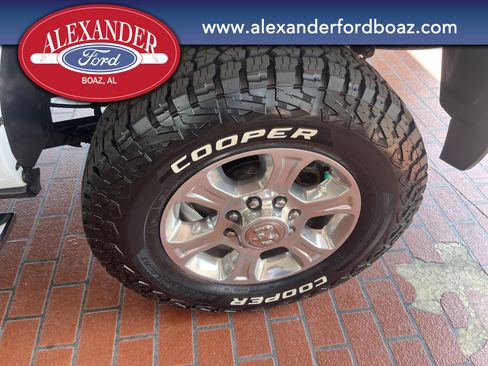 Used 2025 RAM 2500 Big Horn AWD/4WD image 12