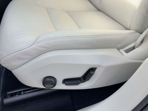 Certified 2023 Volvo XC60 B5 Plus w/ Climate Package image 13