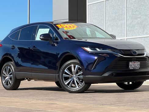 Certified 2024 Toyota Venza LE image 2