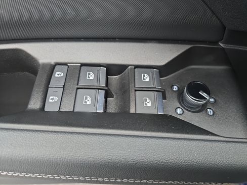 Used 2023 Audi Q4 e-tron Premium Plus w/ Premium Plus image 28