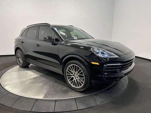 Used 2022 Porsche Cayenne Platinum Edition image 9