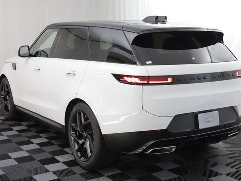 Certified 2025 Land Rover Range Rover Sport SE AWD/4WD image 16
