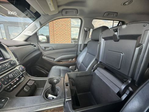 Used 2018 Chevrolet Tahoe LT w/ Luxury Package AWD/4WD image 29
