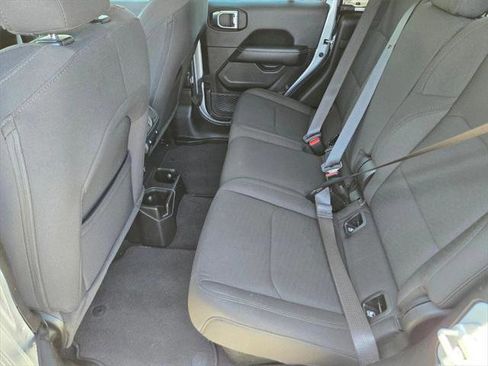 Certified 2023 Jeep Gladiator Overland image 12