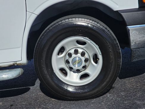 Used 2024 Chevrolet Express 2500 w/ Driver Convenience Package image 7