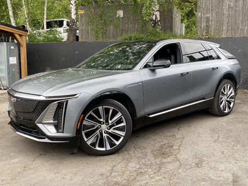 Used 2024 Cadillac Lyriq Luxury w/ LPO, Floor Liner Package AWD/4WD image 1