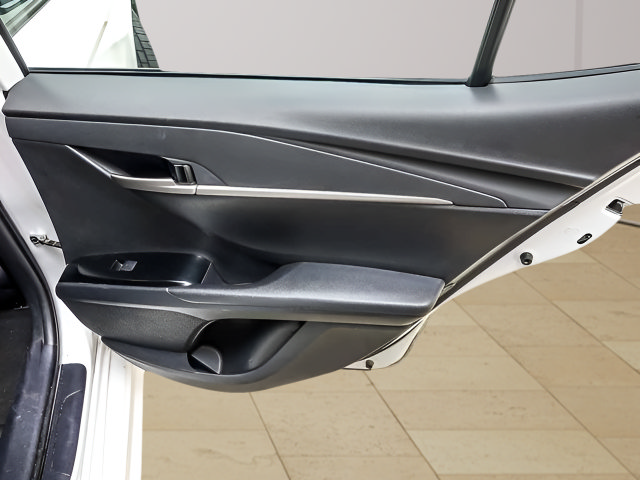 Used 2025 Toyota Camry SE FWD image 20