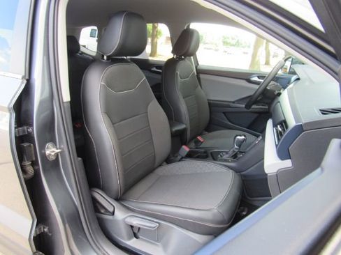 Used 2023 Volkswagen Taos SE image 19