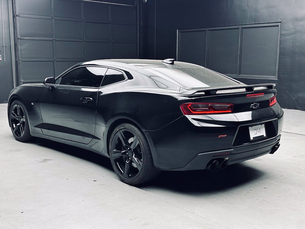 Used 2018 Chevrolet Camaro SS RWD image 5