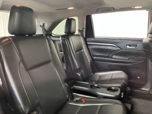 Used 2015 Toyota Highlander Limited image 13