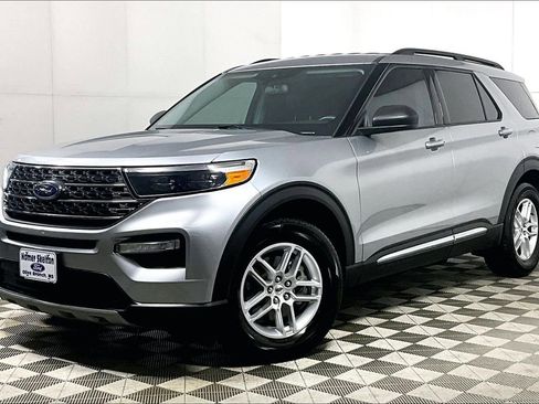 Used 2023 Ford Explorer XLT w/ Equipment Group 202A image 2