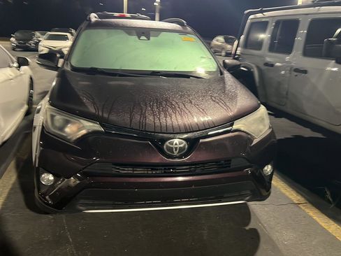 Used 2018 Toyota RAV4 XLE image 4