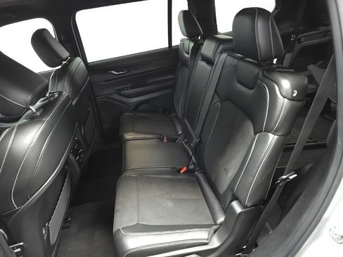 Used 2024 Jeep Grand Cherokee L Laredo AWD/4WD image 31